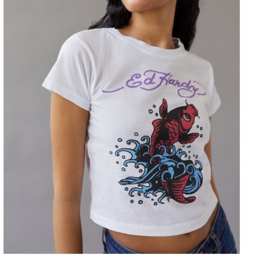 Ed Hardy Crop Tee Slit Neck Size Large